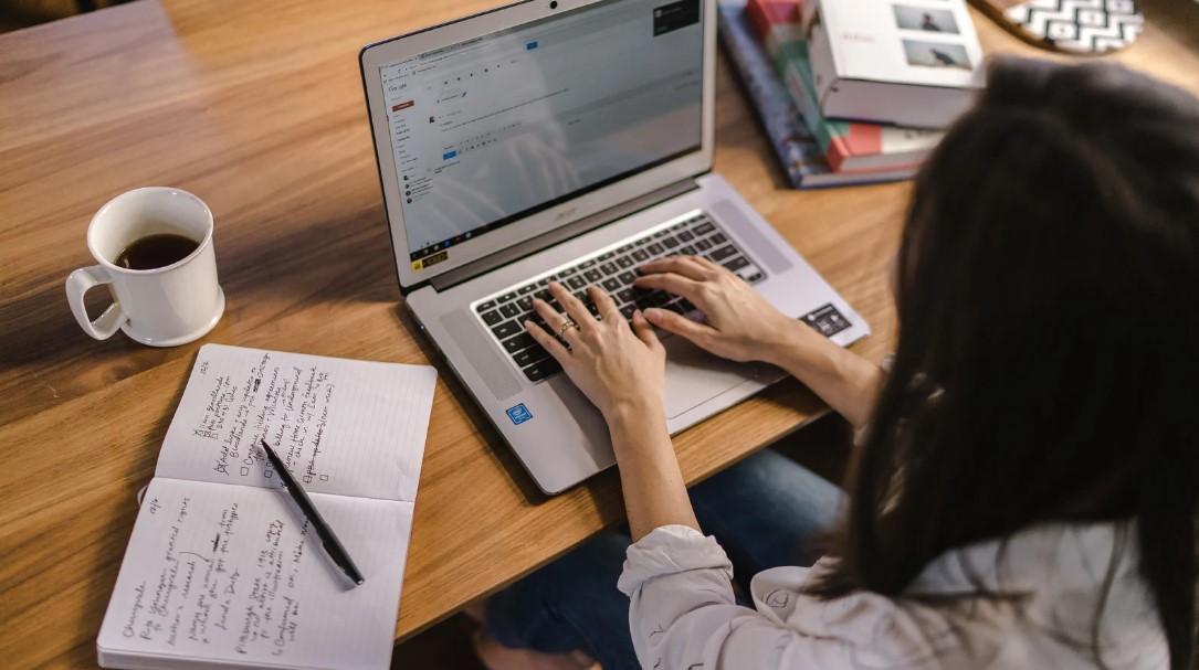 how to copy and paste on a chromebook