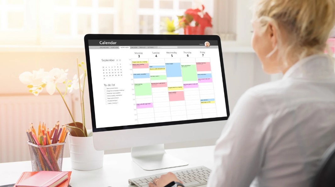 how to schedule an email in outlook