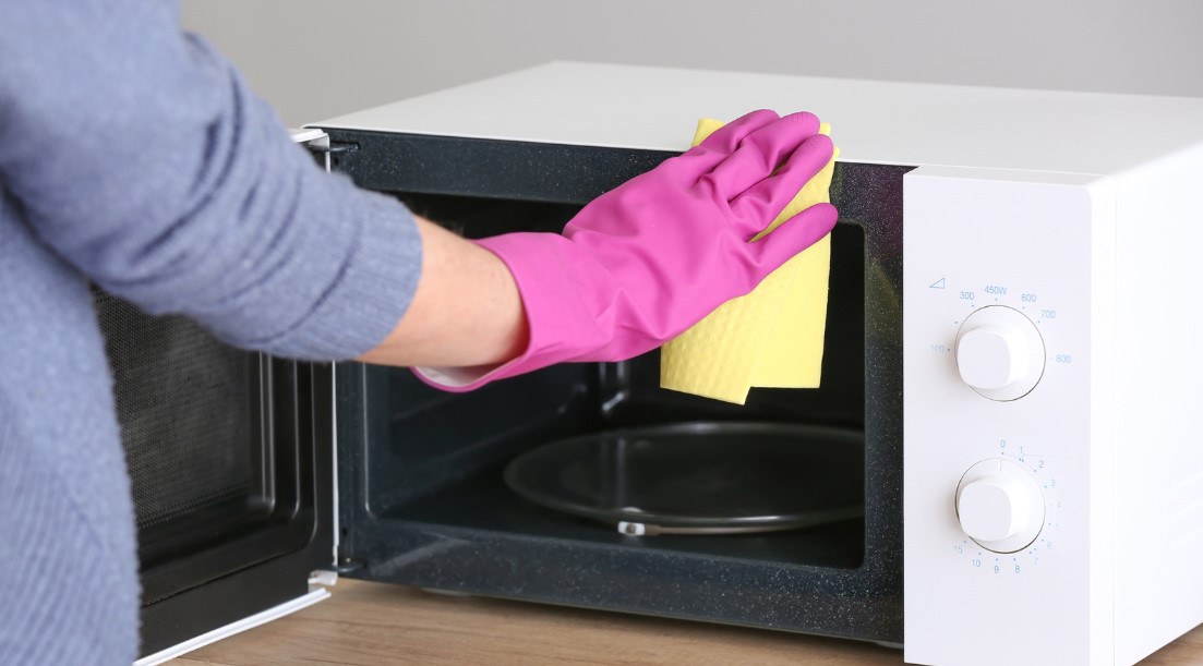 How to Clean a Microwave? | Efficient Tips